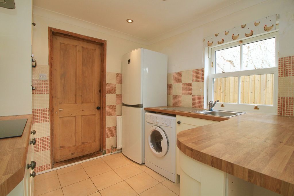 Property photo 2 of 10 Photo 02