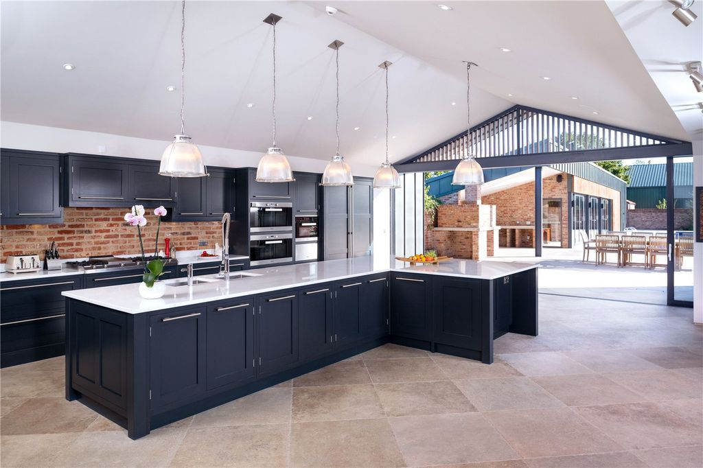 Property photo 3 of 36 Kitchen / Breakfast