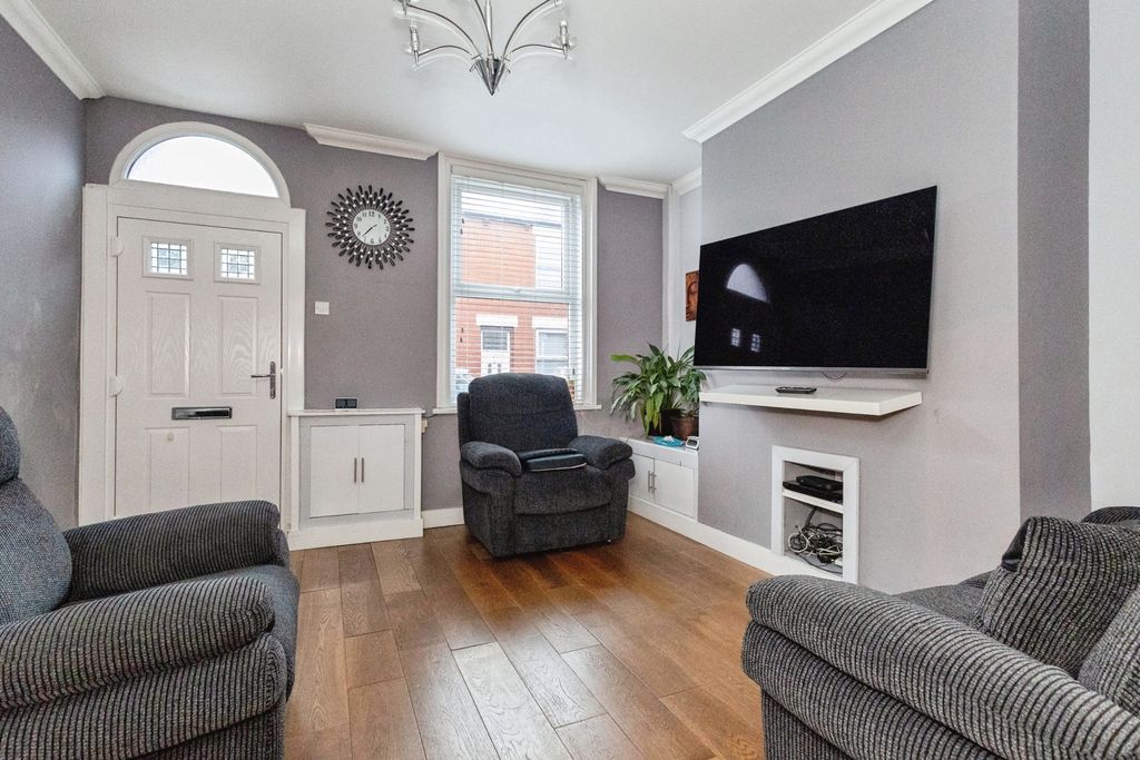 Property photo 3 of 15 Pbox-Img.Jpg