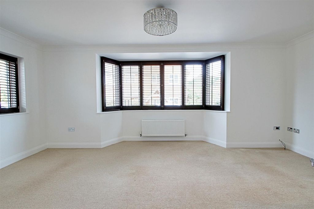 Property photo 3 of 21