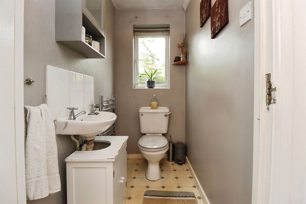 Property photo 3 of 18