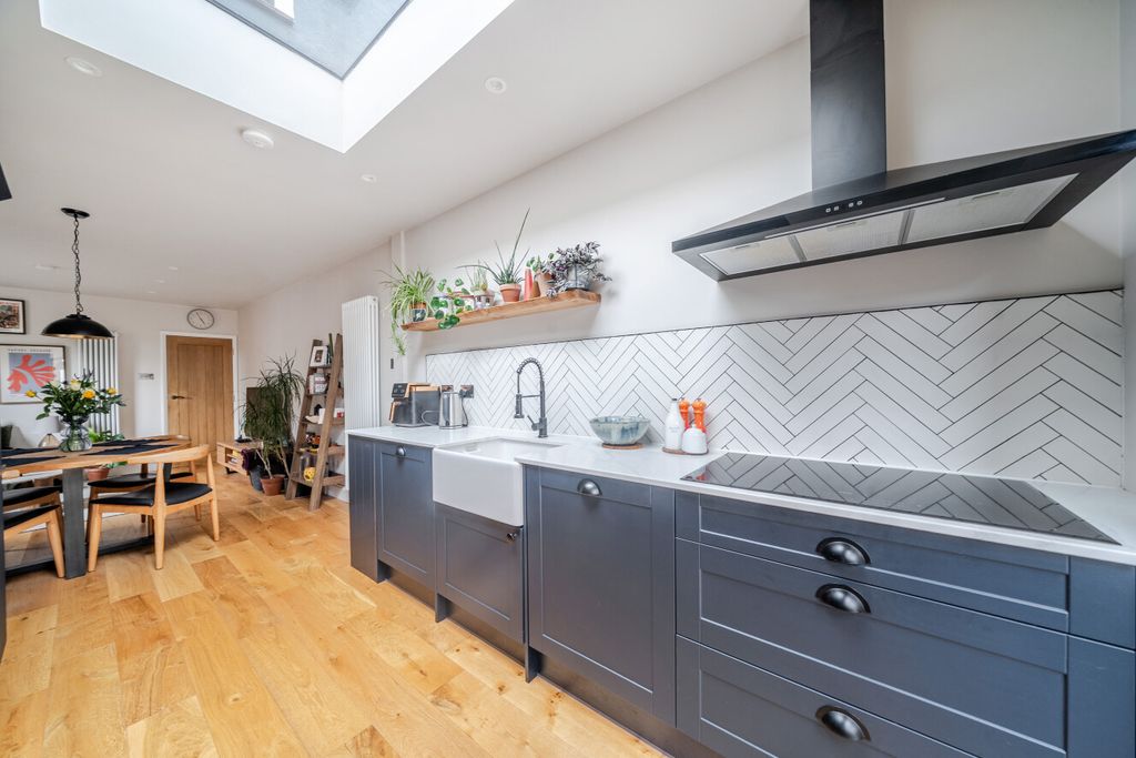 Property photo 1 of 12 1509855-4-6A8482B...
