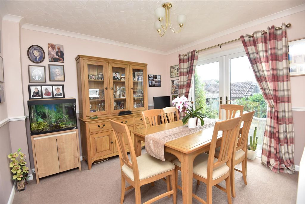 Property photo 3 of 12 Dining Area