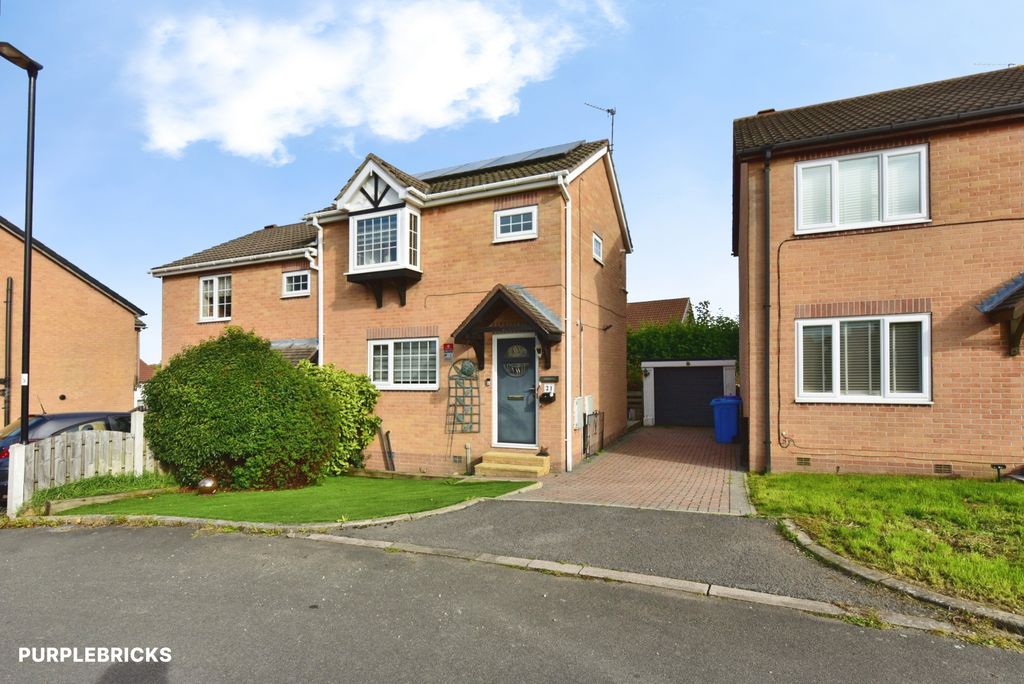 Property photo 1 of 27