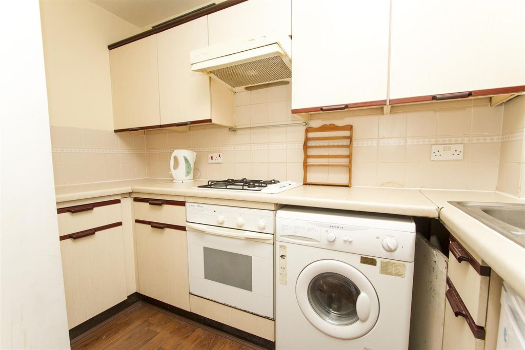 Property photo 1 of 5