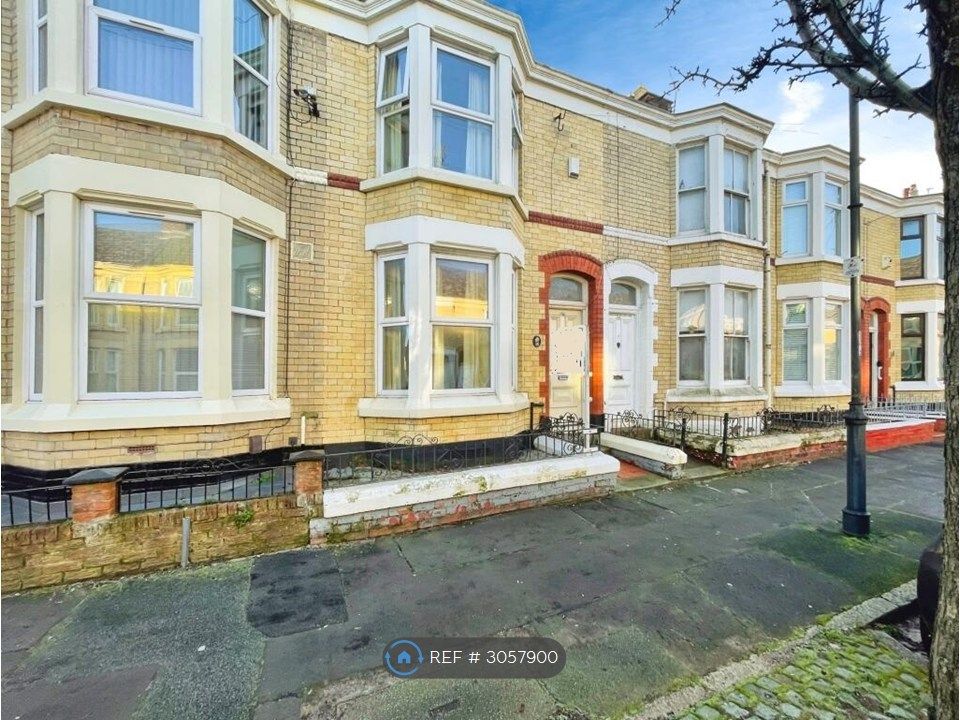 Property photo 2 of 17