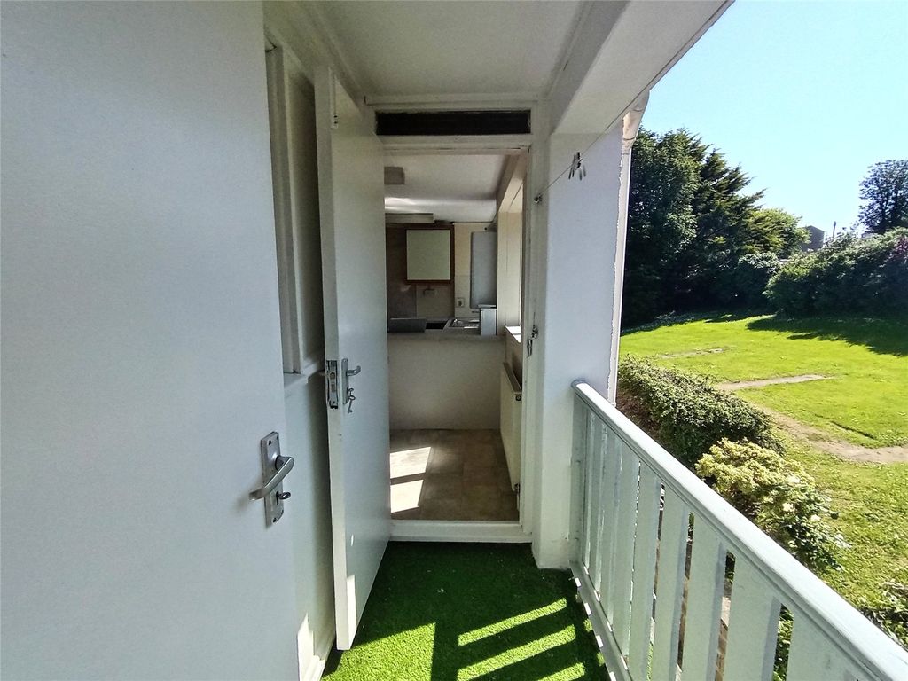 Property photo 3 of 18 Picture No. 02