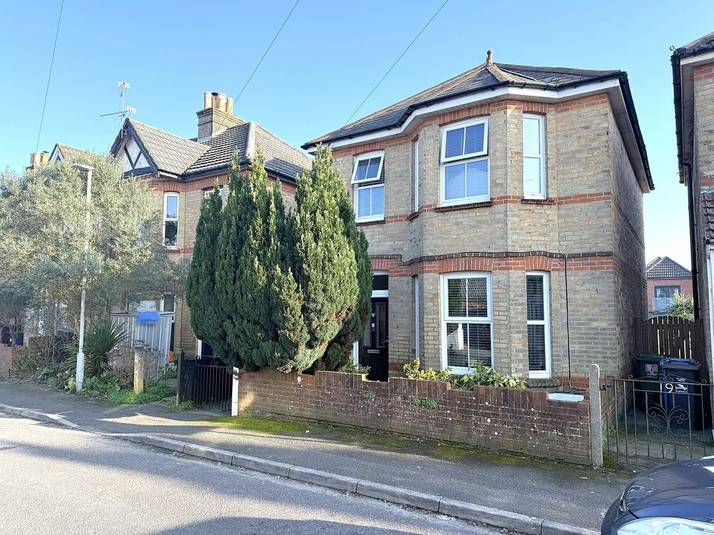 Property photo 1 of 28