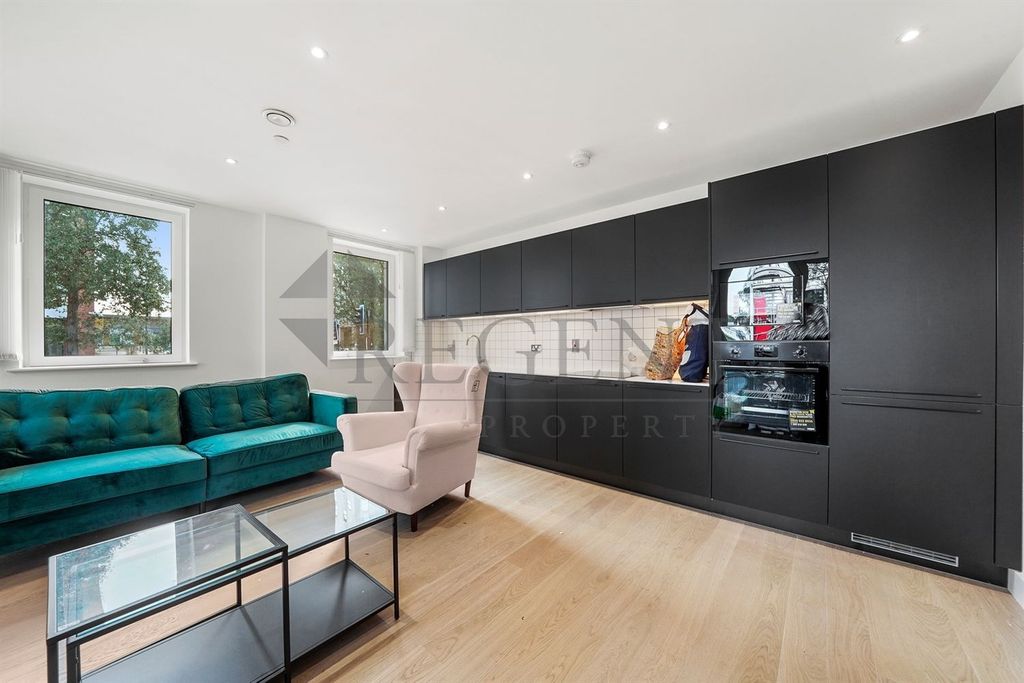 Property photo 3 of 17 Open Plan
