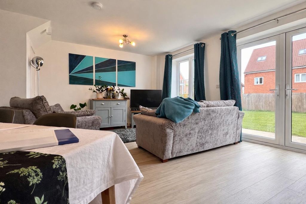 Property photo 2 of 22 Bd78D9B8-2Da1-43F5-A1A8-11B21Cf9F1C7.Png