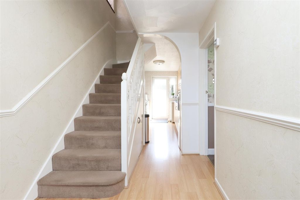 Property photo 2 of 15 Landing