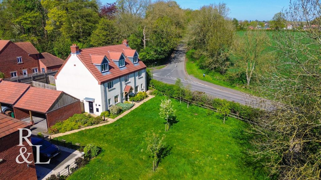 Property photo 2 of 32 3 Poplar (30).Jpg