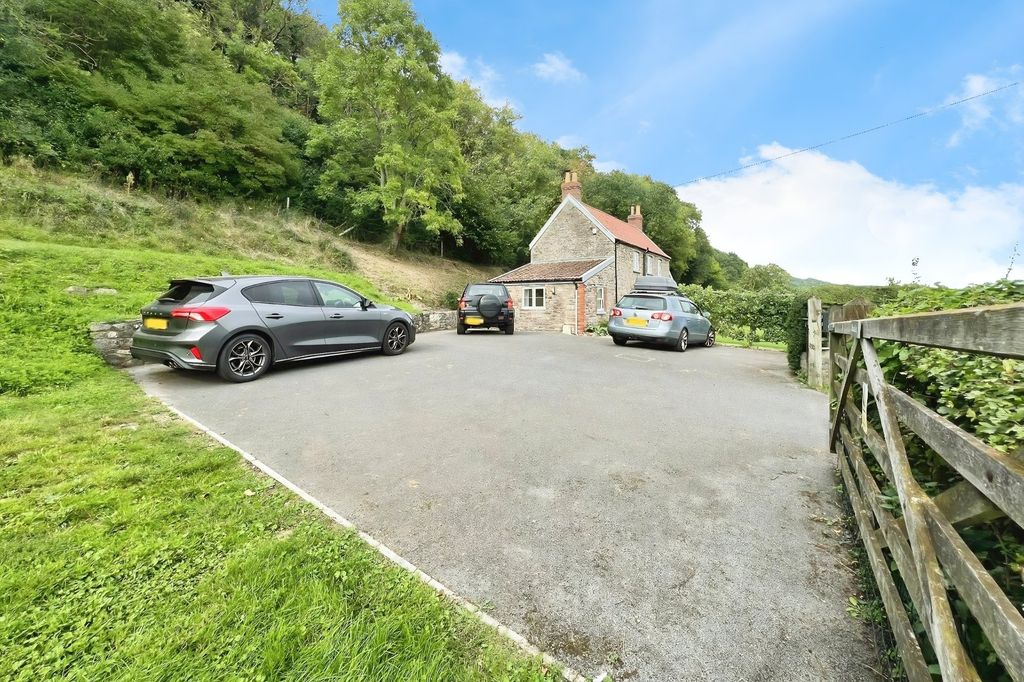 Property photo 2 of 19 Garden