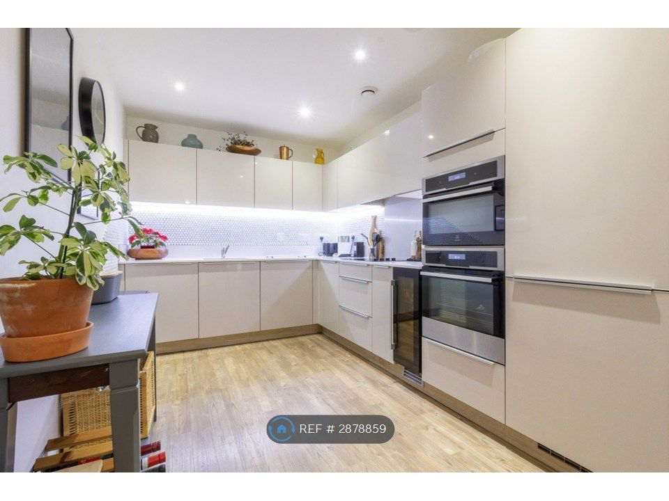 Property photo 2 of 10 Kitchen