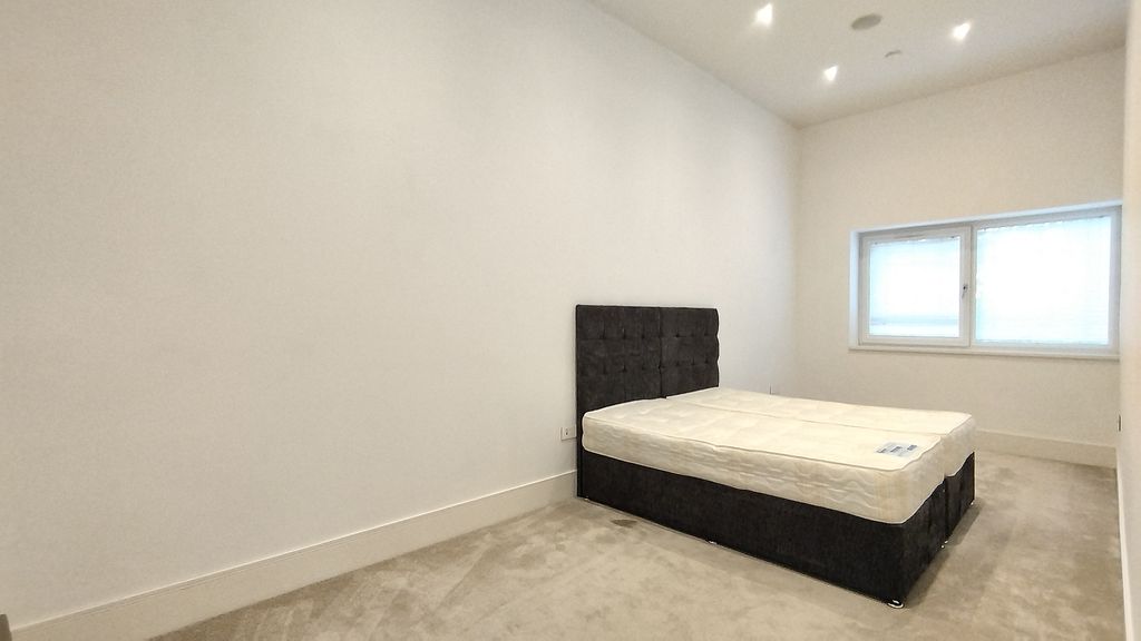 Property photo 3 of 12 Bedroom