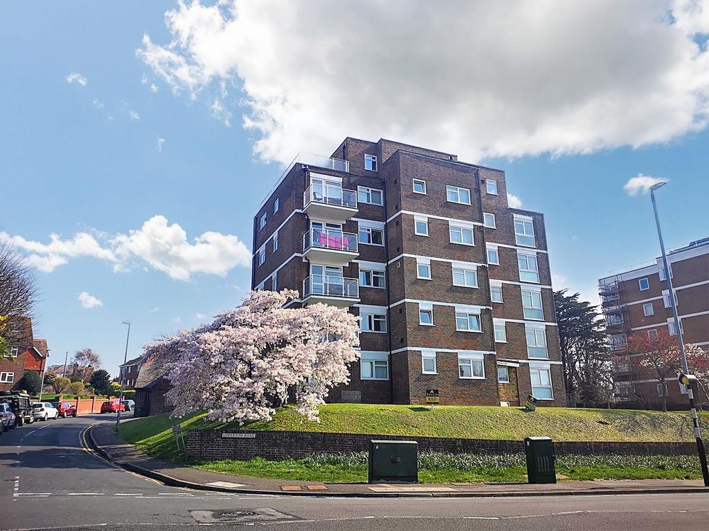 Property photo 1 of 15 Sherborne Court (2).Jpg