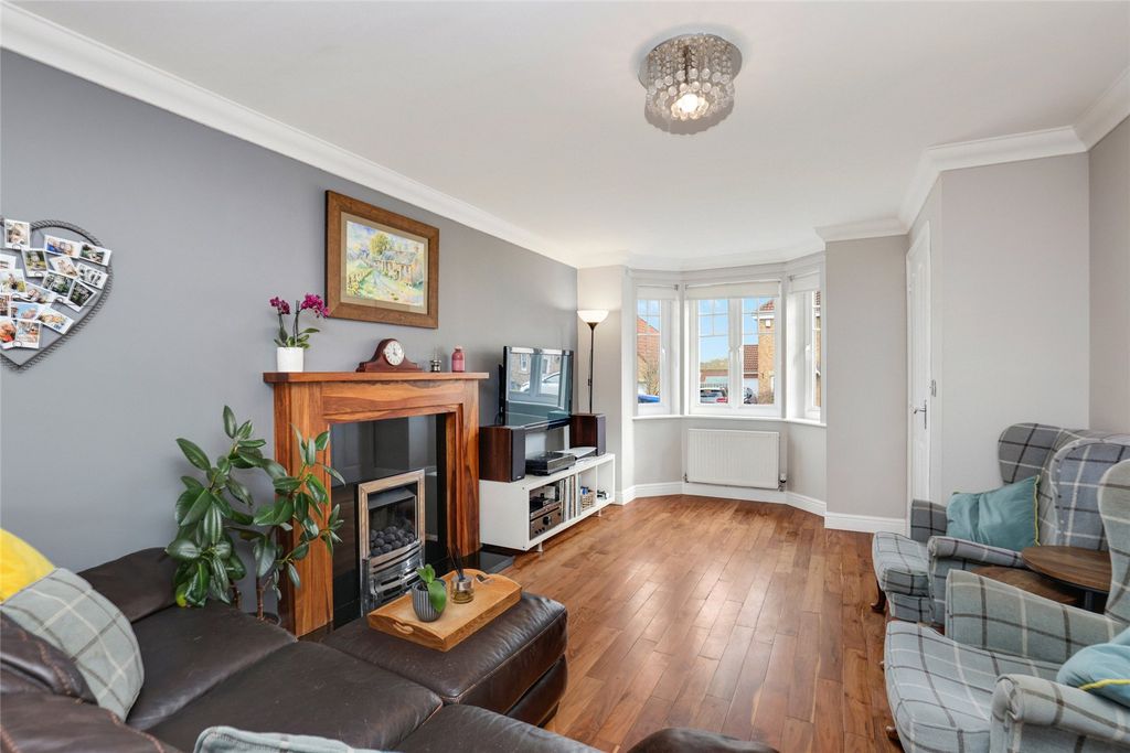 Property photo 2 of 22 Picture No. 12