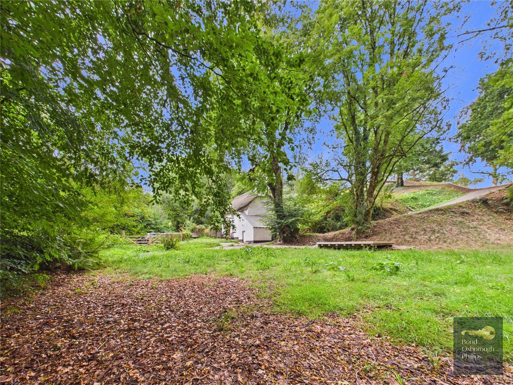 Property photo 3 of 42 Picture No. 06
