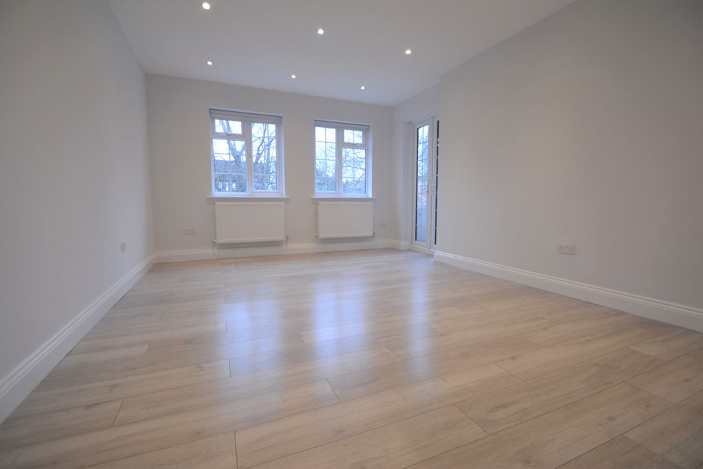 Property photo 2 of 7 7