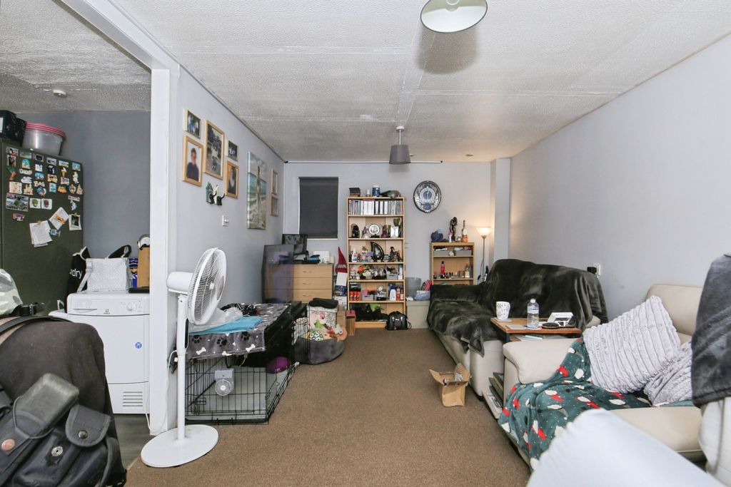 Property photo 3 of 11 Pbox-Img.Jpg