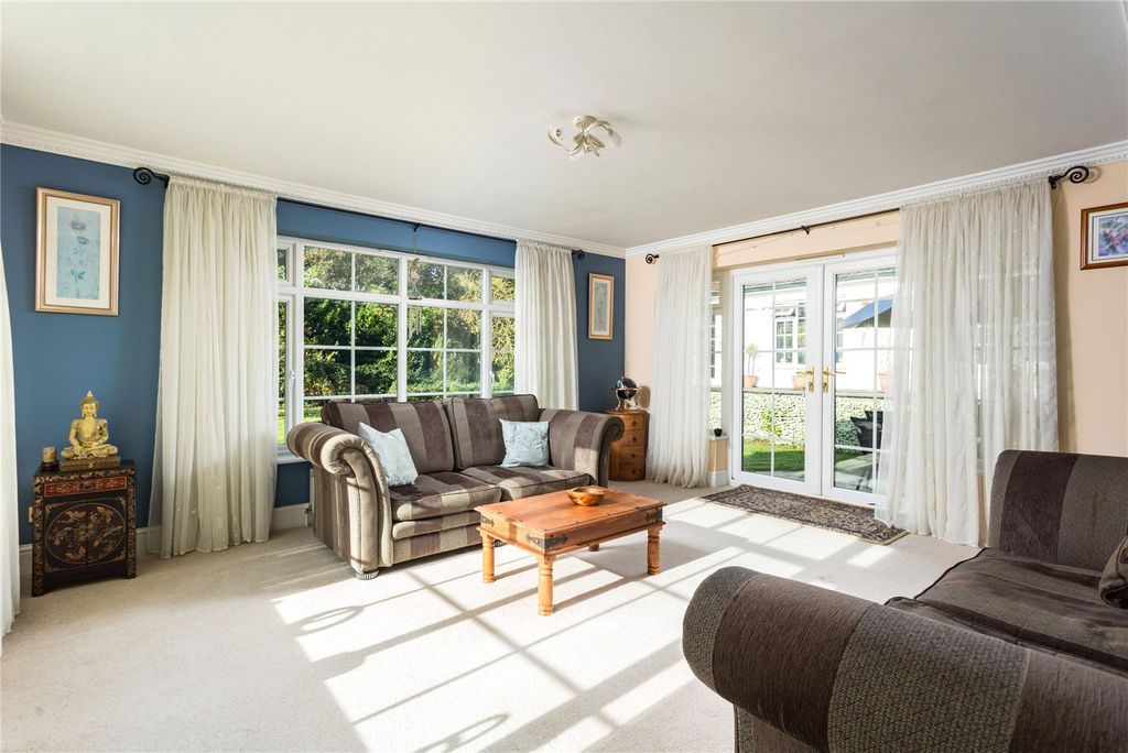 Property photo 3 of 32 Garden Room