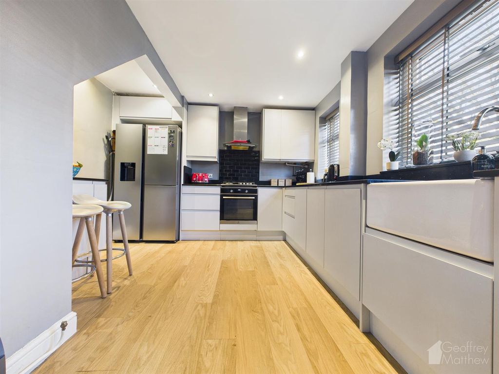 Property photo 1 of 14 Cam02365G0-Pr0409-Still004.Jpg