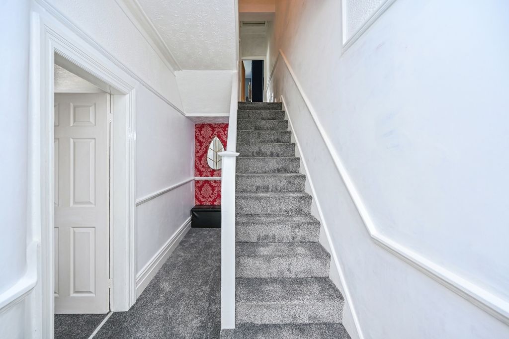 Property photo 2 of 13 Photo