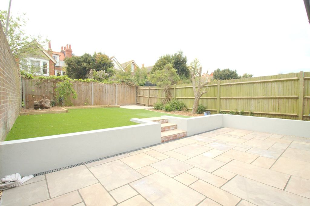 Property photo 2 of 19 Garden