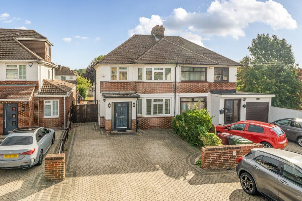 Property photo 1 of 19 External