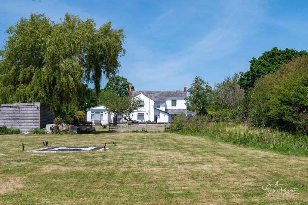 Property photo 3 of 68