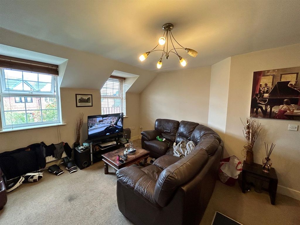 Property photo 2 of 4 Lounge.Jpg
