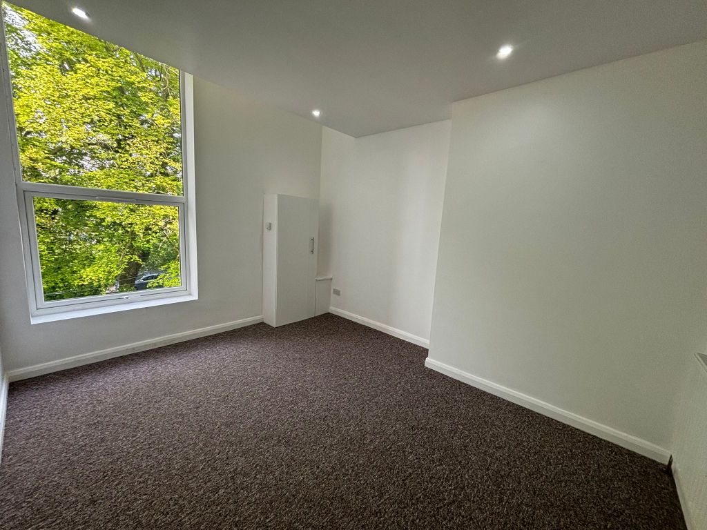 Property photo 3 of 5 Living Room