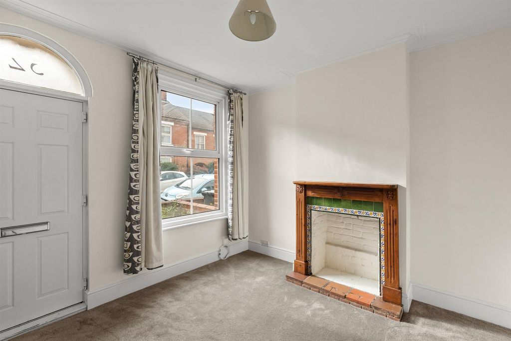 Property photo 2 of 15 52Onleystreet-003.Jpg