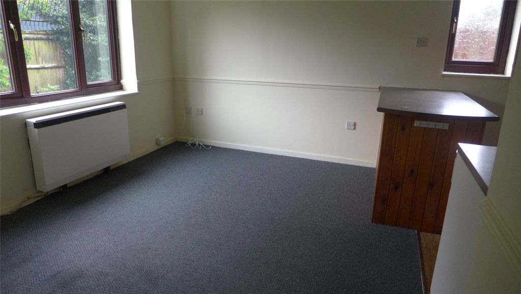 Property photo 2 of 5 Picture No. 05