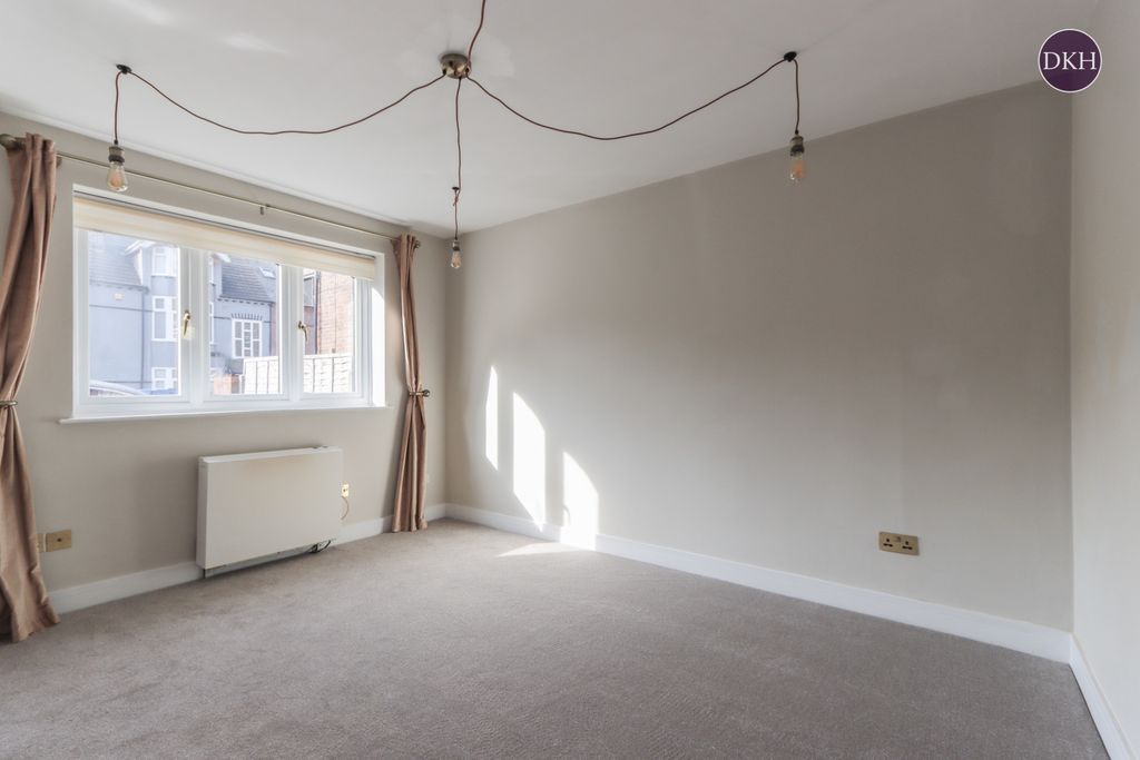 Property photo 3 of 8 Picture No. 06