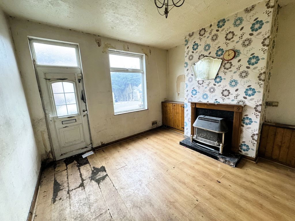Property photo 2 of 12 Photo 9