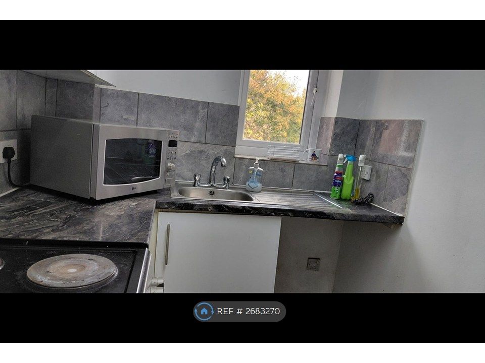 Property photo 2 of 6 Fully Equipped Kitchen