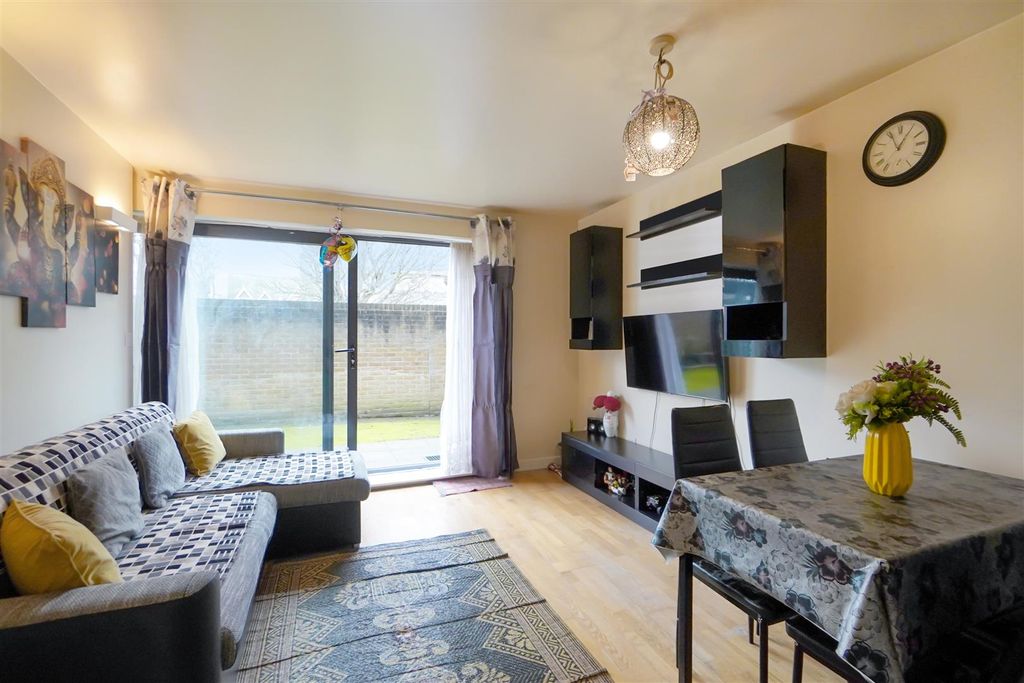 Property photo 3 of 17 Dsc00177.Jpg