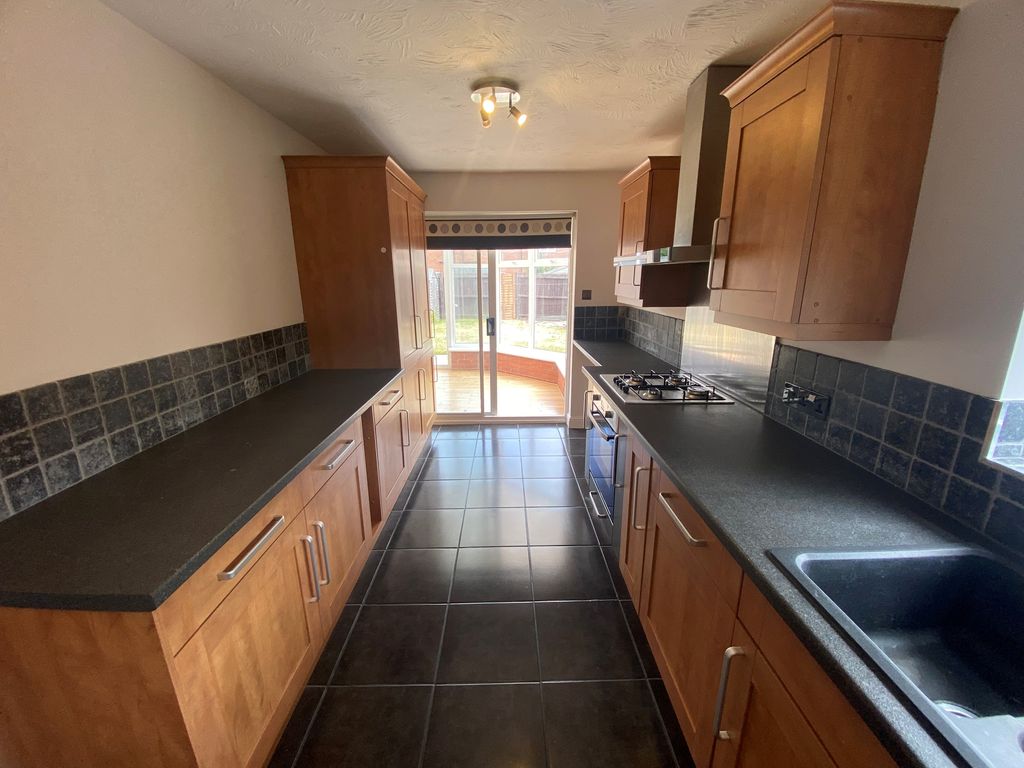 Property photo 3 of 14 Kitchen