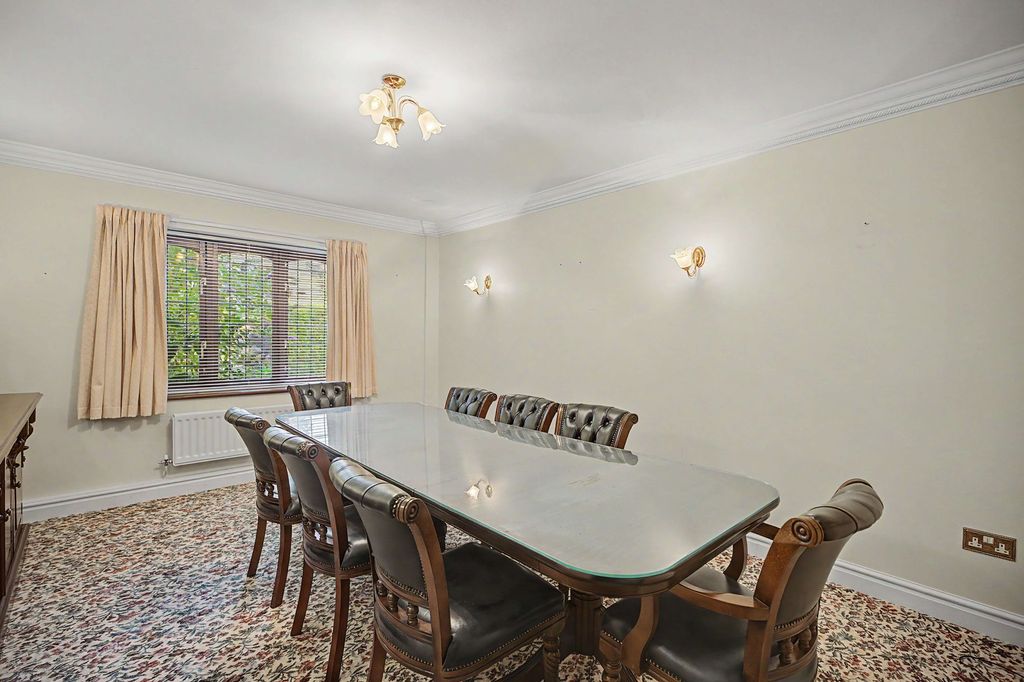 Property photo 3 of 19