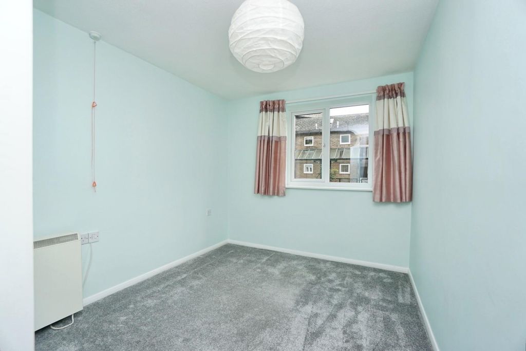 Property photo 3 of 19 Bedroom