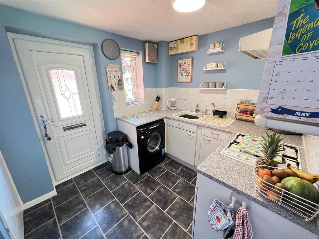 Property photo 2 of 11