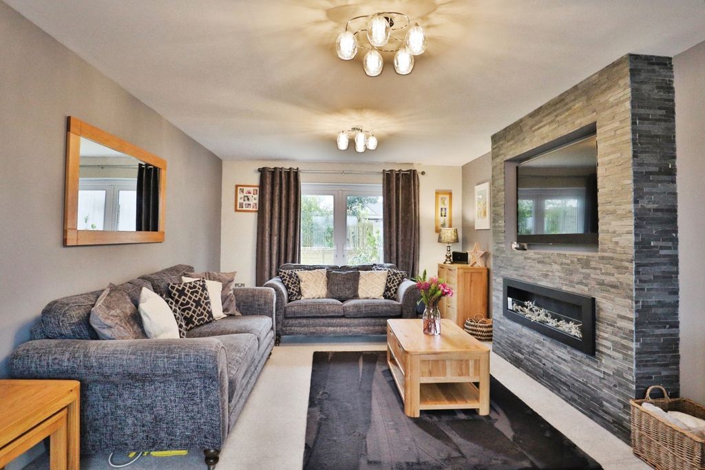 Property photo 3 of 21 Pbox-Img.Jpg