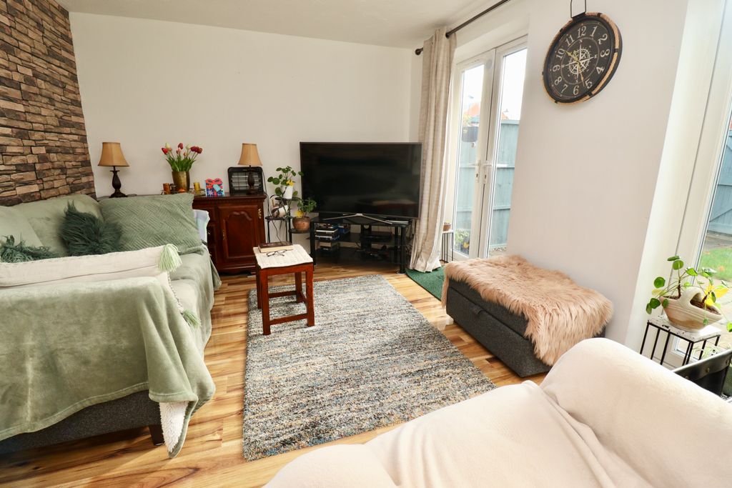 Property photo 2 of 13 Img_4566