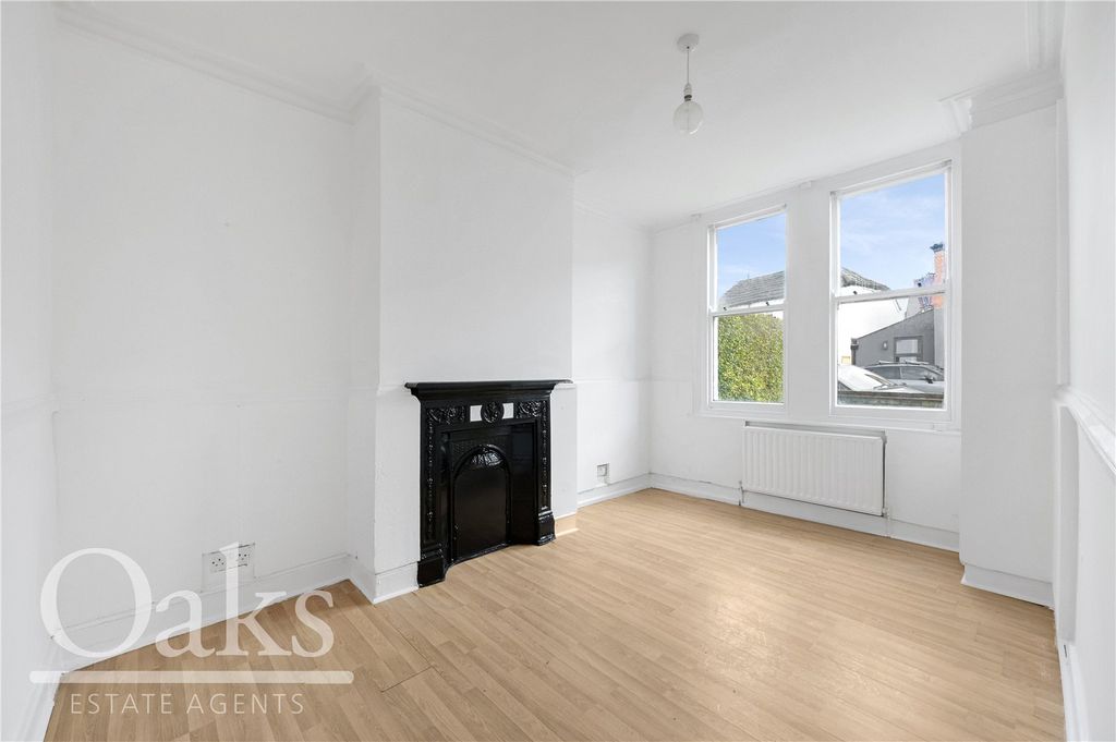 Property photo 2 of 8 Picture No. 11