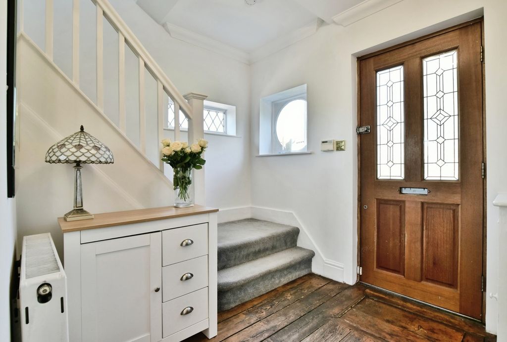 Property photo 3 of 19 Pbox-Img.Jpg