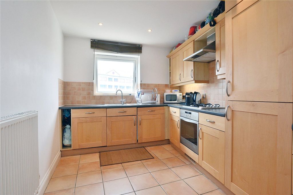 Property photo 2 of 8 Kitchen
