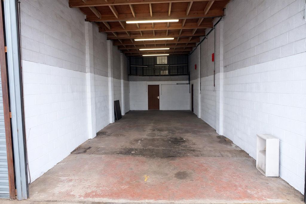 Property photo 3 of 4 Unit 3