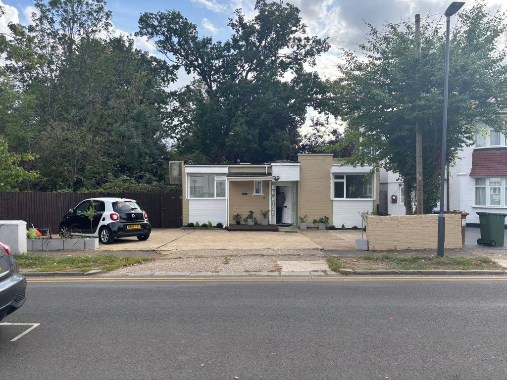 Property photo 1 of 2