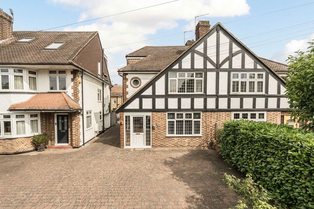 Property photo 1 of 8